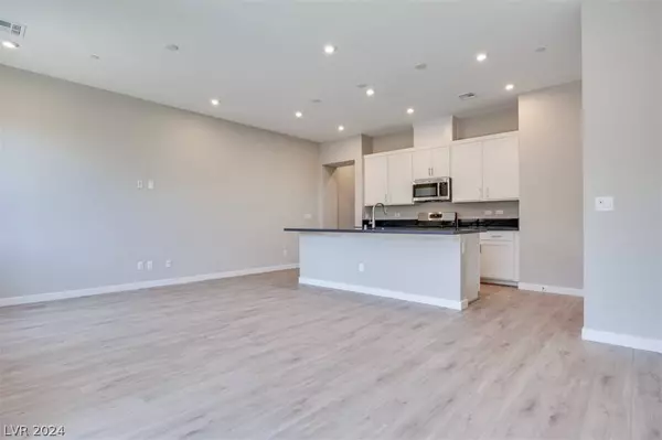 4367 Tallow Falls Avenue, Las Vegas, NV 89141