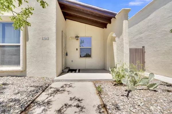 951 Roadrunner CIR, Las Cruces, NM 88011