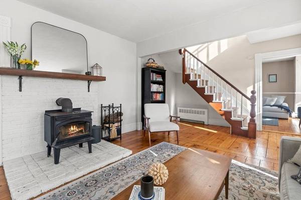 21 Addison St, Essex, MA 01929