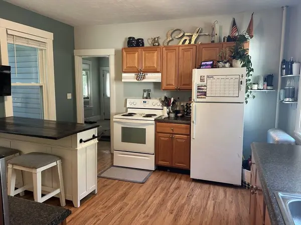 65 Houghton St, Hudson, MA 01749