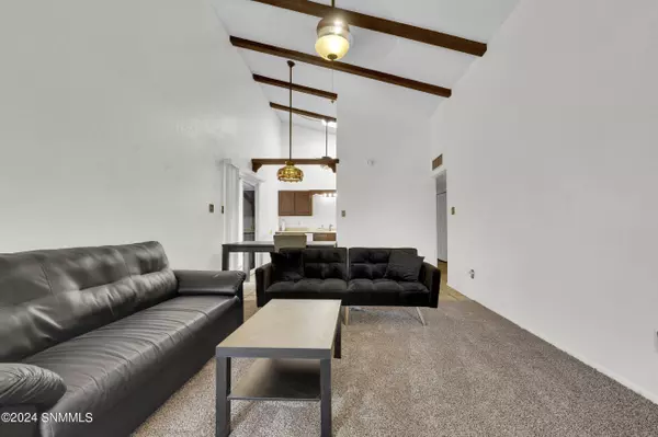 951 Roadrunner CIR, Las Cruces, NM 88011