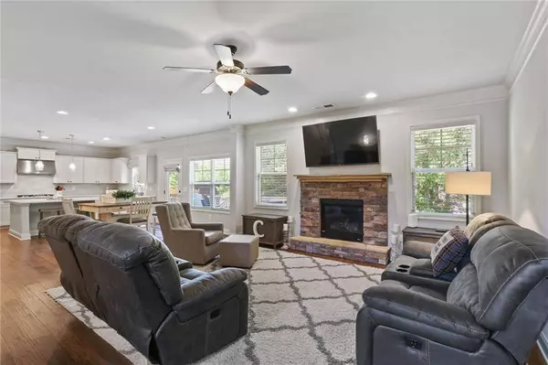 211 Wilde Oak CT, Canton, GA 30115