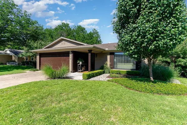 116 N Cottonwood Drive, Richardson, TX 75080