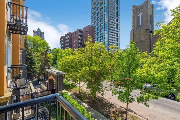 1000 15 AVE SW #202, Calgary, AB T2R 0S6