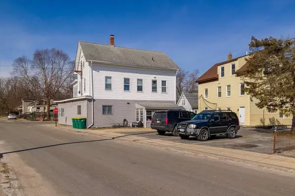 25-27 Saint Paul St, Blackstone, MA 01504