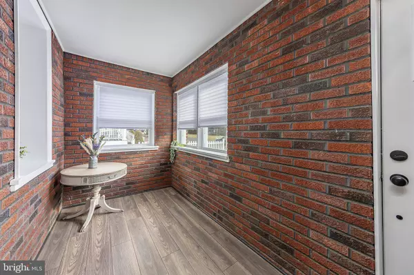 20 W MAPLE AVE, Lindenwold, NJ 08021