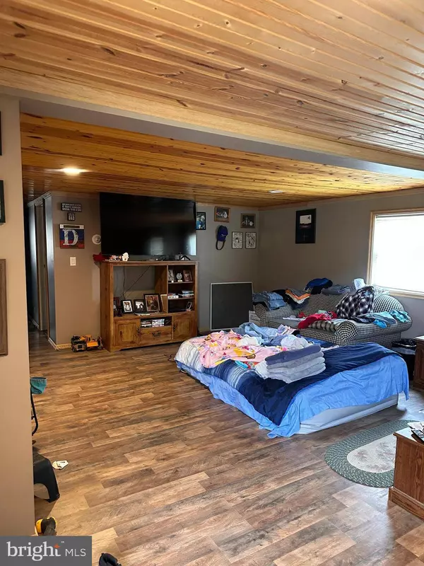 17036 BLACKLOG VALLEY RD, Orbisonia, PA 17243