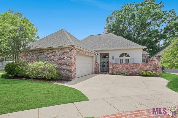 1002 CORNERSTONE DR, Baton Rouge, LA 70810