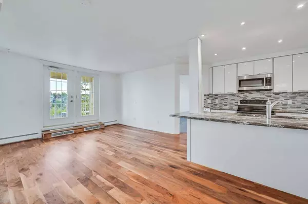 2212 34 AVE SW #408, Calgary, AB T2T 2C4