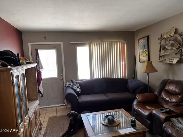 2009 N 45TH Drive, Phoenix, AZ 85035