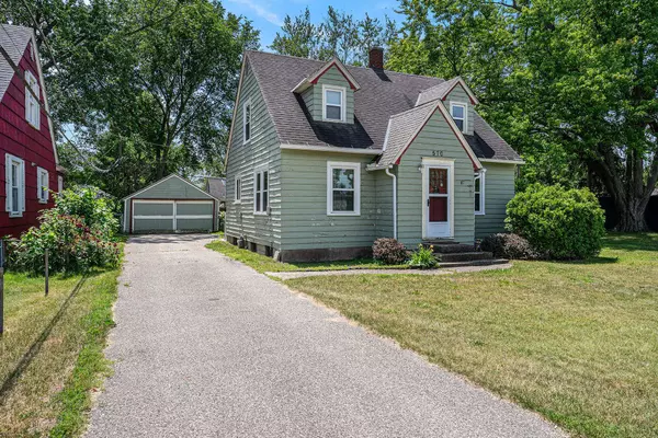 570 W 18th Street, Holland, MI 49423