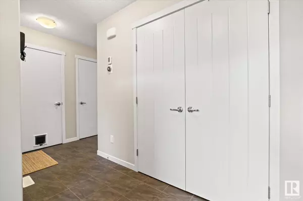 4416 5 ST NW, Edmonton, AB T6T 0Z9