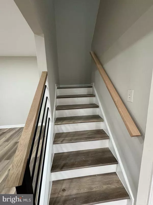 12 ACORN BLVD, Lancaster, PA 17602