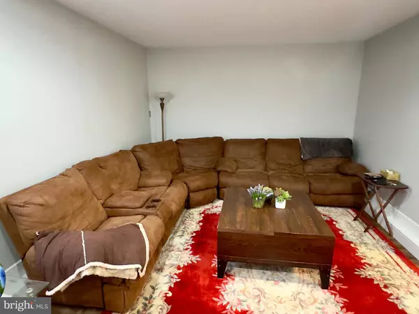 17 TRINITY TURN, Willingboro, NJ 08046