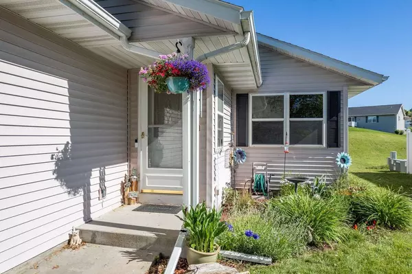 306 Valley Glen Court, Baraboo, WI 53913