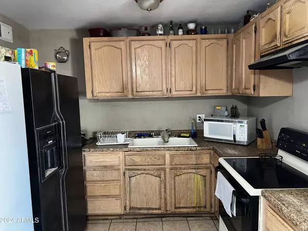 2009 N 45TH Drive, Phoenix, AZ 85035