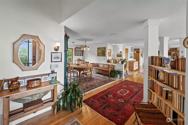 2888 Hollemgay CT, Gig Harbor, WA 98335