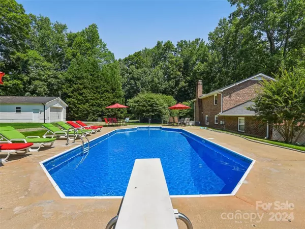 707 Brookfield CIR, Salisbury, NC 28146