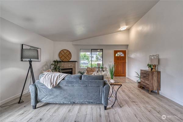 2115 N Ferdinand ST, Tacoma, WA 98406