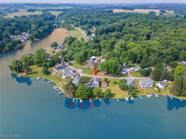 6734 Lakeview RD, Hanoverton, OH 44423