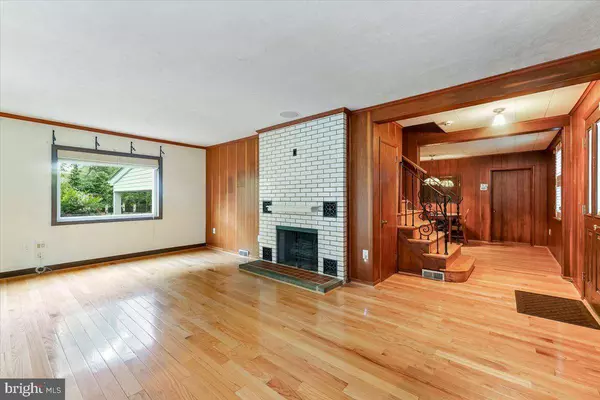 7 FARM AVE, Wilmington, DE 19810