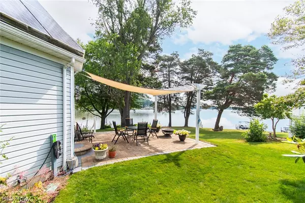 6734 Lakeview RD, Hanoverton, OH 44423