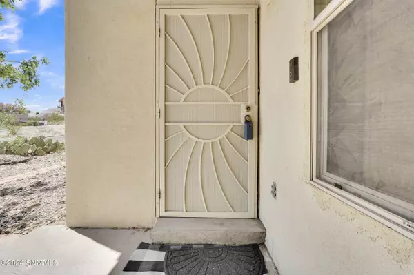 951 Roadrunner CIR, Las Cruces, NM 88011