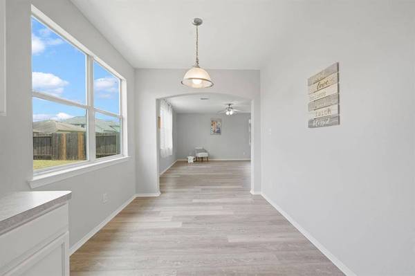 5703 Park Village DR, Houston, TX 77048