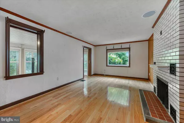 7 FARM AVE, Wilmington, DE 19810