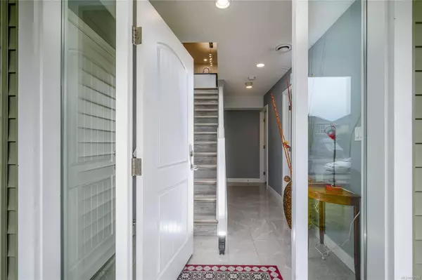 521 Lori Pl, Nanaimo, BC V9R 0H5