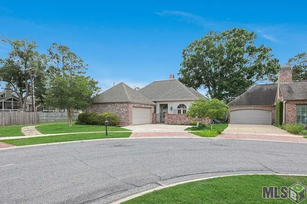 1002 CORNERSTONE DR, Baton Rouge, LA 70810