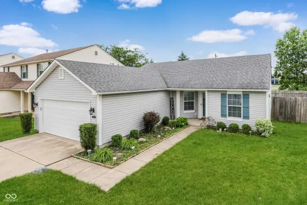 2015 Calvert CIR, Greenwood, IN 46143