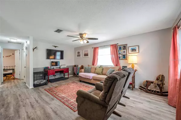 38039 7TH AVE, Zephyrhills, FL 33542