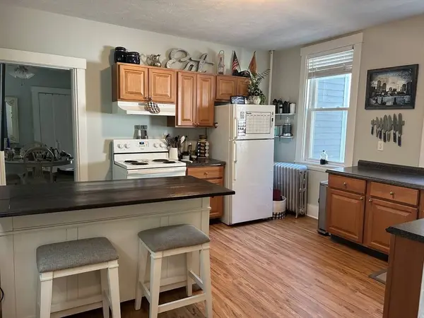 65 Houghton St, Hudson, MA 01749