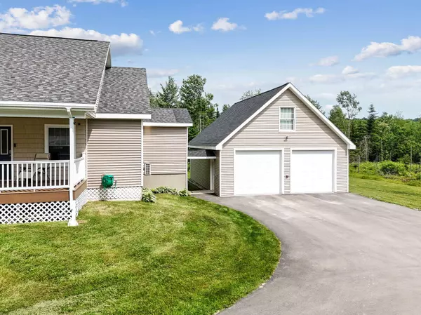 260 Marks RD, Albion, ME 04910