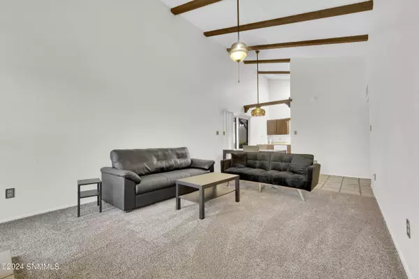 951 Roadrunner CIR, Las Cruces, NM 88011