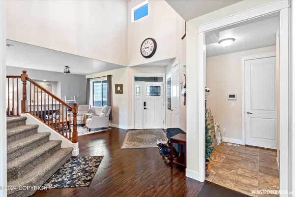 5869 Grand Teton LOOP, Anchorage, AK 99502