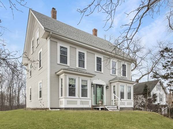 21 Addison St, Essex, MA 01929