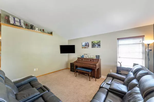 306 Valley Glen Court, Baraboo, WI 53913