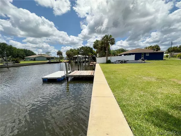 11711 W Sunnybrook CT, Crystal River, FL 34429