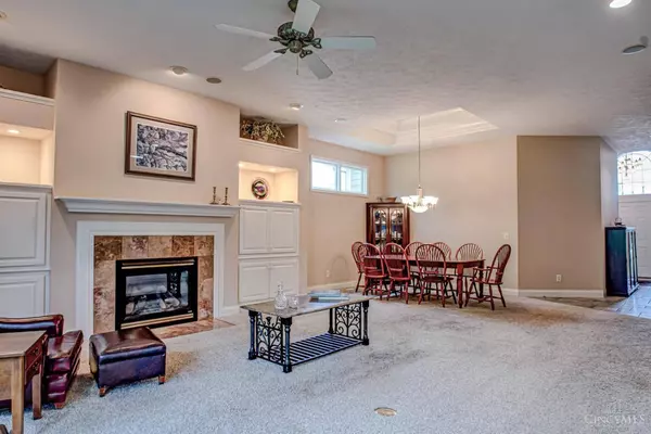 1036 Villa Vista Pl, Centerville, OH 45458