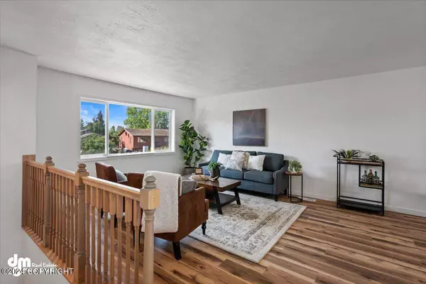 7241 Christopher CIR, Anchorage, AK 99507