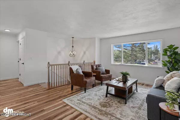 7241 Christopher CIR, Anchorage, AK 99507