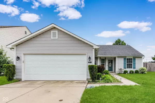 2015 Calvert CIR, Greenwood, IN 46143