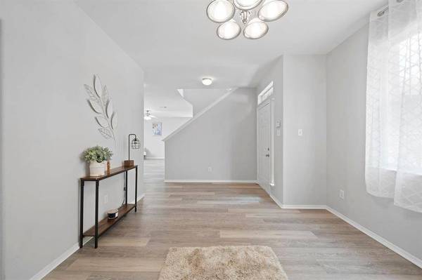 5703 Park Village DR, Houston, TX 77048