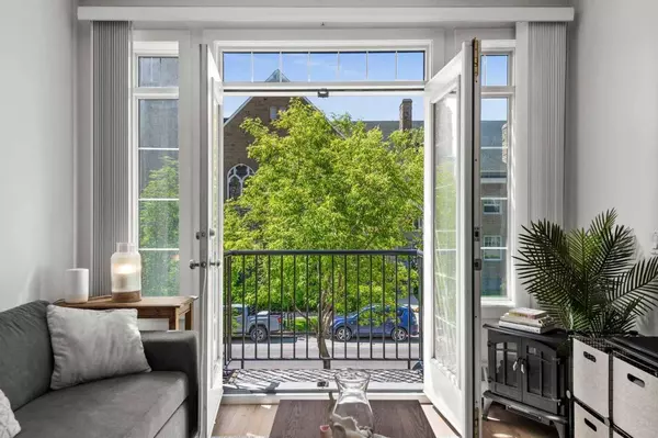 1000 15 AVE SW #202, Calgary, AB T2R 0S6