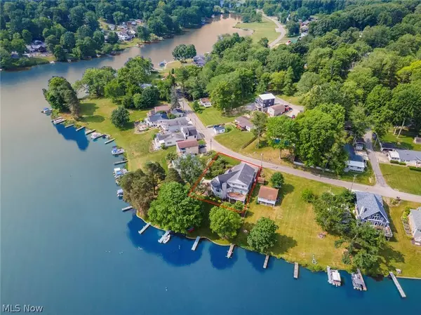 6734 Lakeview RD, Hanoverton, OH 44423