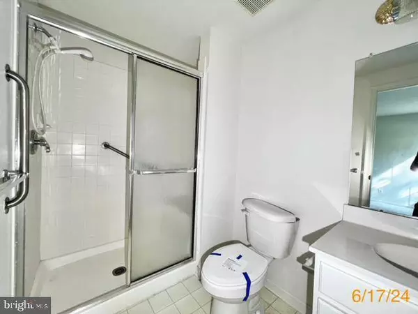 81 MAPLE LEAF CIR, Sewell, NJ 08080