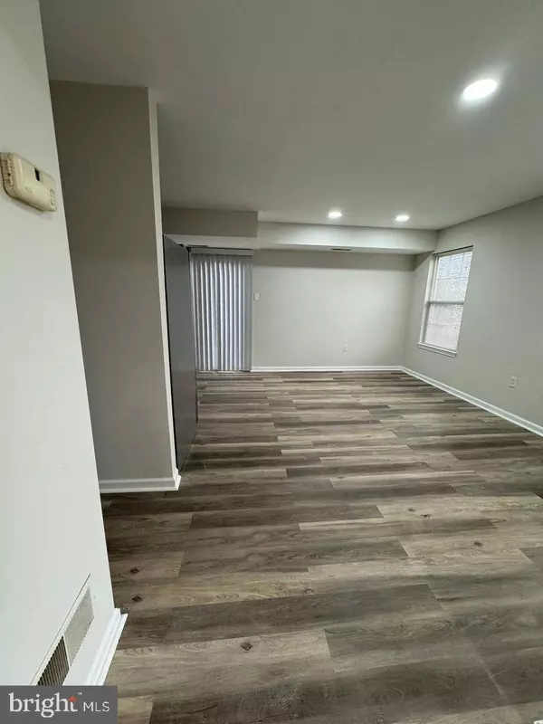 12 ACORN BLVD, Lancaster, PA 17602