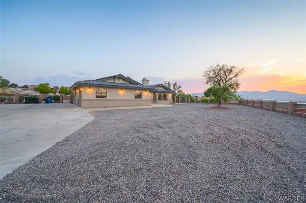 1820 Gunther ST, Bullhead City, AZ 86442